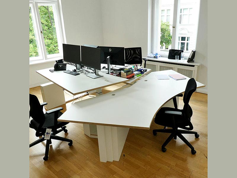 R1 Tisch  Seite