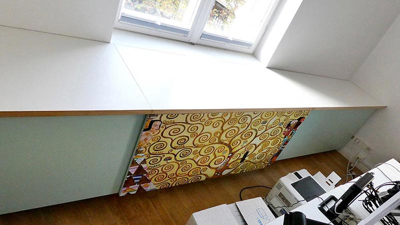 R1 Sideboard